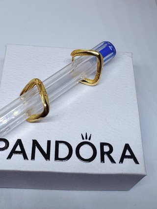 Pendientes Aro Triángulo Entrelazado Pandora