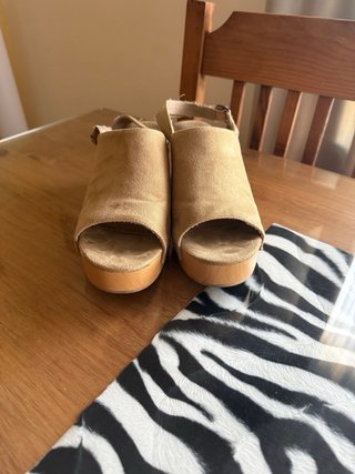 Sandalias Corina Beige