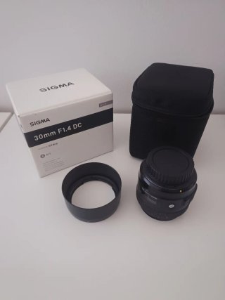 Objetivo Sigma 30mm 1:1.4 DC Φ62