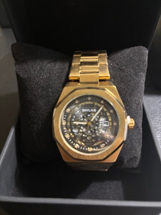 Reloj SKYLINE Dorado y Negro