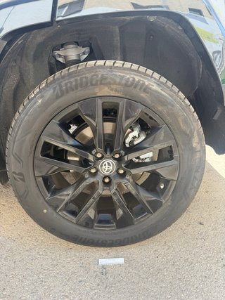 Llantas Bridgestone 235/55R19 Toyota RAV4