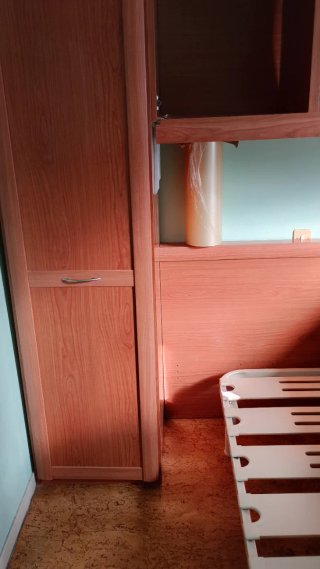 Se regala cama 90 con mueble de madera