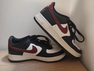 Nike Air Force 1 '07 Negro Rojo Blanco