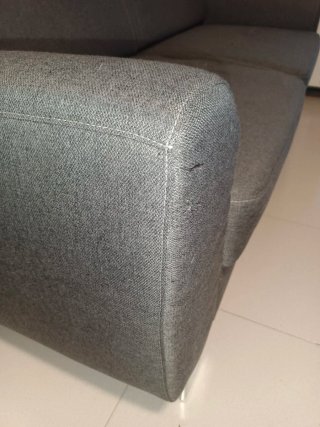 Sofá de 2 plazas gris usado