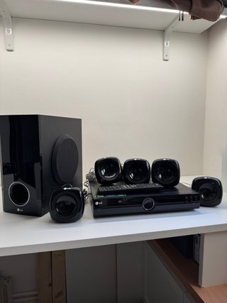 Home Cinema 5.1 LG HT305SU con HDMI, DVD y USB
