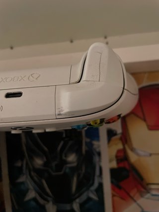 Xbox One S Blanca + Mando y Cables