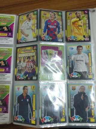 Álbum Adrenalyn 2019-20 con 270 cartas