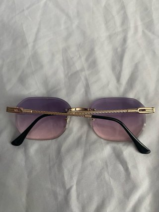 Occhiali da sole rosa e viola stile trapper