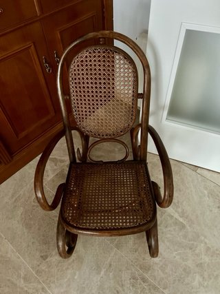 Mecedora infantil mimbre y madera