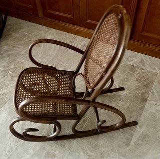 Mecedora infantil mimbre y madera