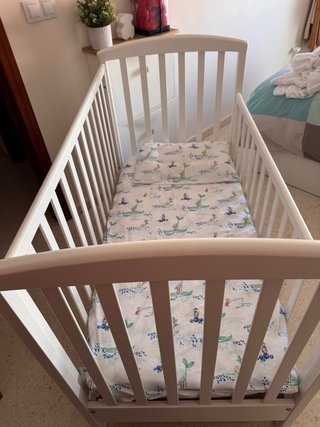 CUNA BEBÉ CON CAJÓN + COLCHÓN + ALMOHADA + TEXTIL