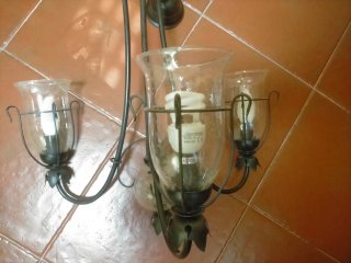 Lámpara de forja con 3 tulipas
