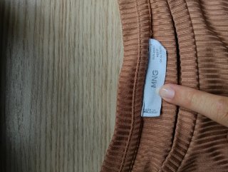 Blusa manga larga marrón acanalada