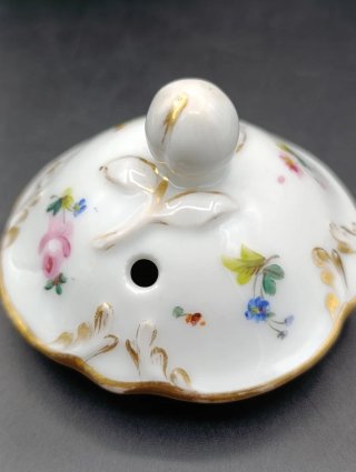 Tetera o cafetera de porcelana antigua