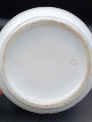Tetera o cafetera de porcelana antigua