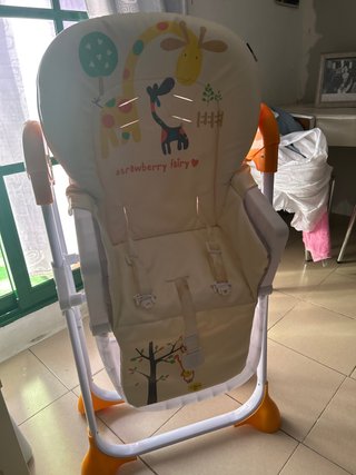 Trona infantil con diseño de jirafas