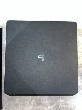 PS4 (PlayStation 4) Negra + Accesorios