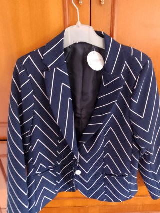 Blazer azul con rayas blancas