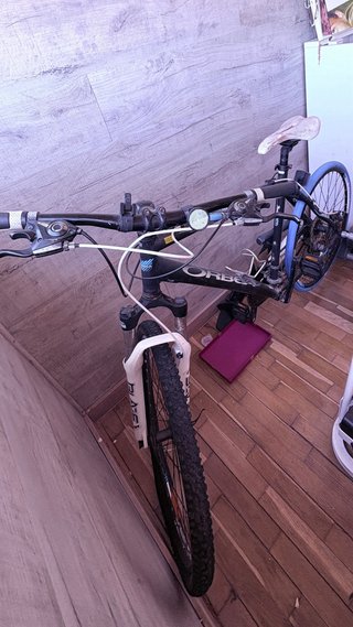 Bicicleta Orbea Dakar y rodillo Tacx Flow
