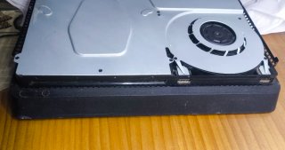 Consola PS4 Slim averiada