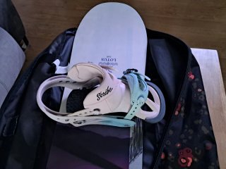 Tabla Snow Lotus Salomon 146 + Fijaciones Scribe +