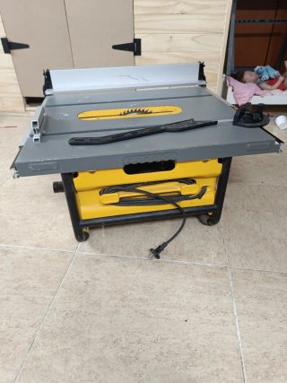 Sierra de mesa DeWALT DW745-QS 250mm