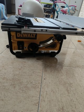 Sierra de mesa DeWALT DW745-QS 250mm