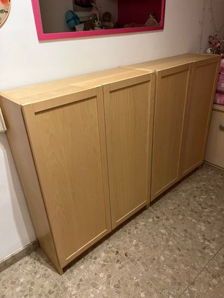 Zapateros en madera clara. Perfecto estado.