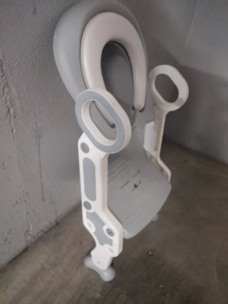 Adaptador WC infantil gris y blanco