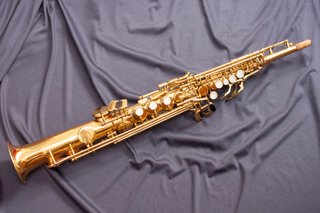 Saxo Soprano Júpiter JPS-547