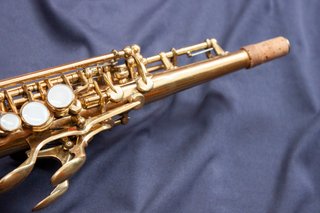 Saxo Soprano Júpiter JPS-547