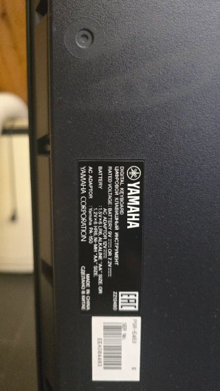 Teclado Yamaha PSR-E463 Portátil