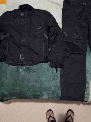 Equipación Moto: Cascos, Guantes y Bolsa