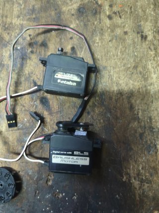 Servos Futaba BLS451 y BLS 351/352