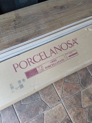 Baldosa porcelánica imitación madera