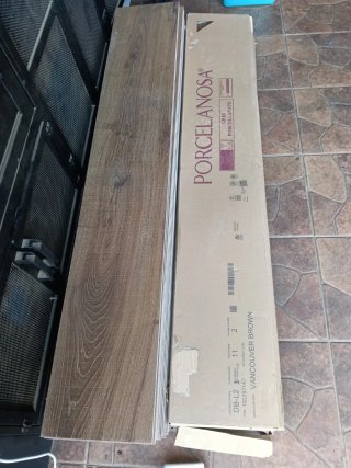Baldosa porcelánica imitación madera