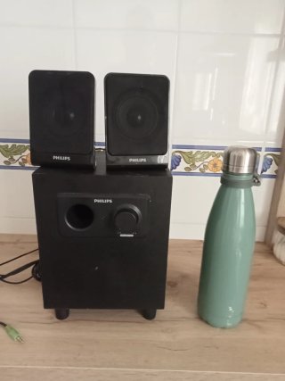 Amplificador Philips con altavoces