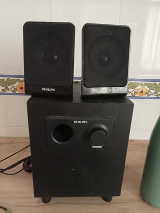 Amplificador Philips con altavoces