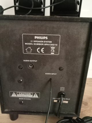 Amplificador Philips con altavoces