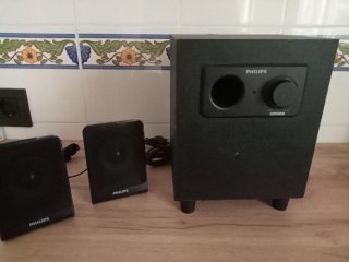 Amplificador Philips con altavoces