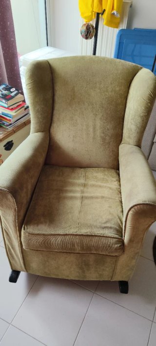 Sillón de lactancia mecedora