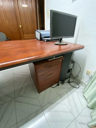 Mesa de despacho madera y metal