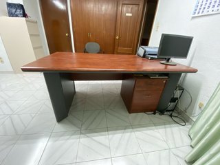 Mesa de despacho madera y metal