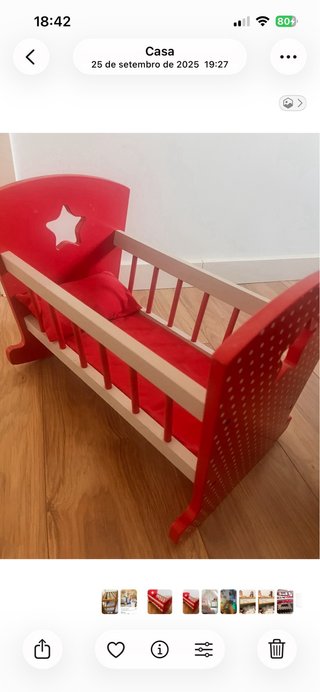 Cuna de juguete de madera roja
