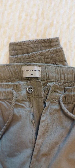 Pantalón jogger verde militar talla L