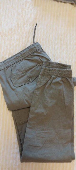 Pantalón jogger verde militar talla L