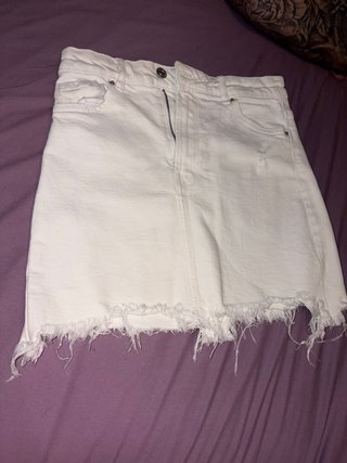 Falda vaquera Bershka blanca sin usar