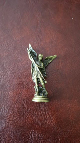Estatuilla Arcángel Miguel