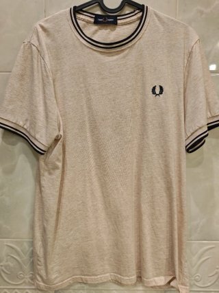 Camiseta Fred Perry Beige