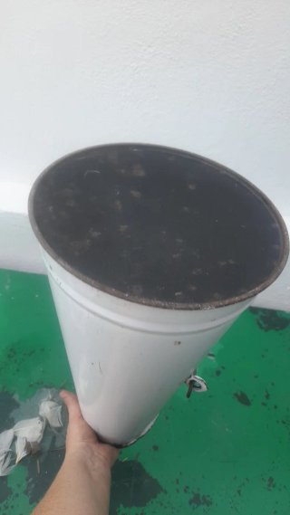 Porta carbone vintage in metallo bianco